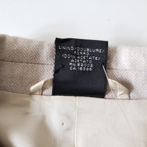 Claiborne Men's Easy Care Beige Herringbone pattern Blazer RN52003Size 36R - Picture 12 of 13